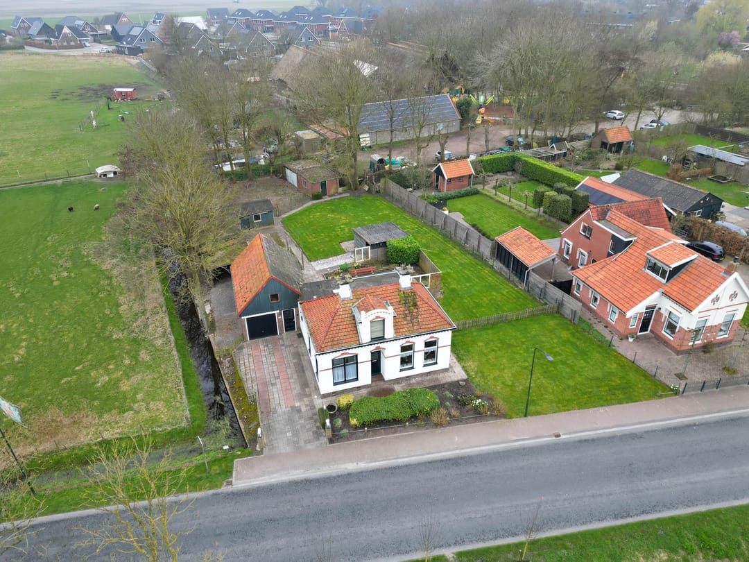 Detached family home with expansive plot and scenic views near estate Verhildersum — 47