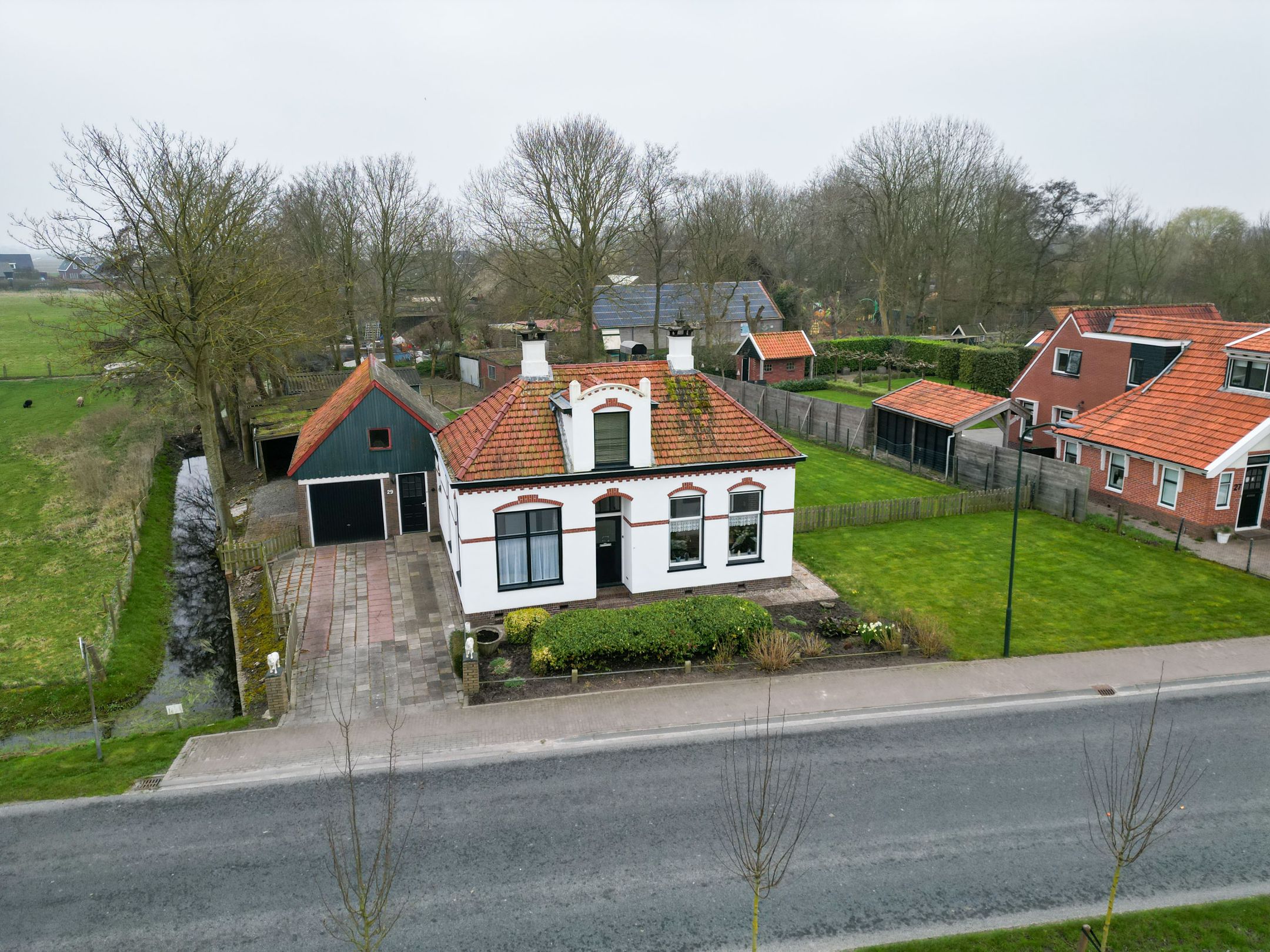 Detached family home with expansive plot and scenic views near estate Verhildersum — 46