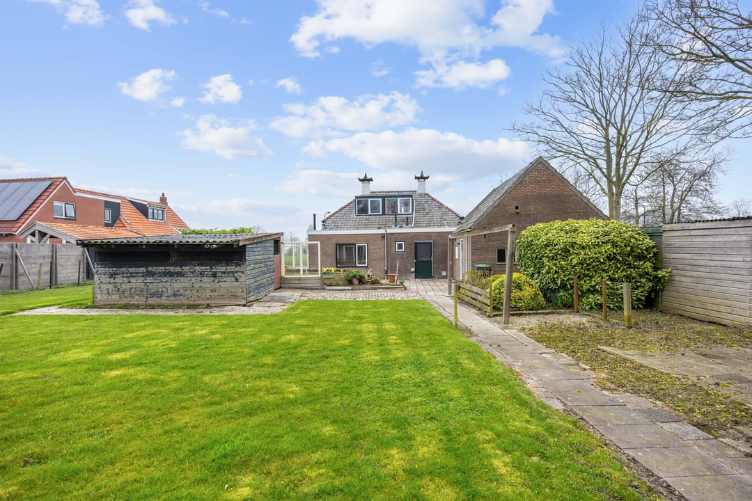 Detached family home with expansive plot and scenic views near estate Verhildersum — 41