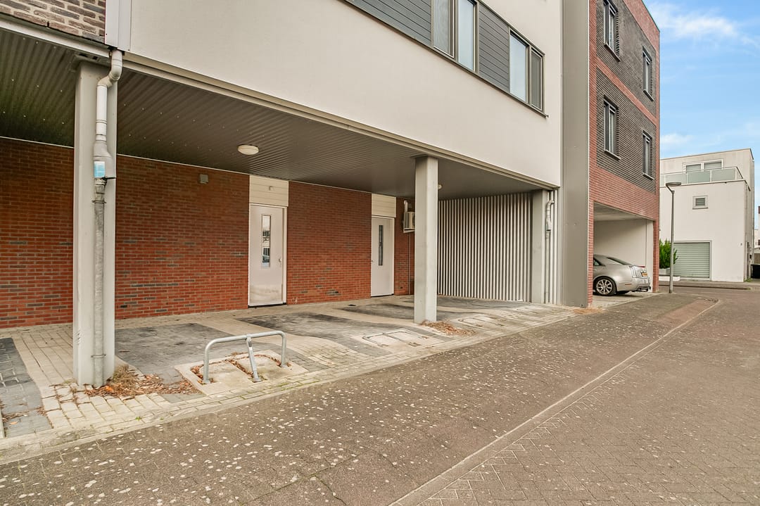 Photo 22 of Trojestraat 9