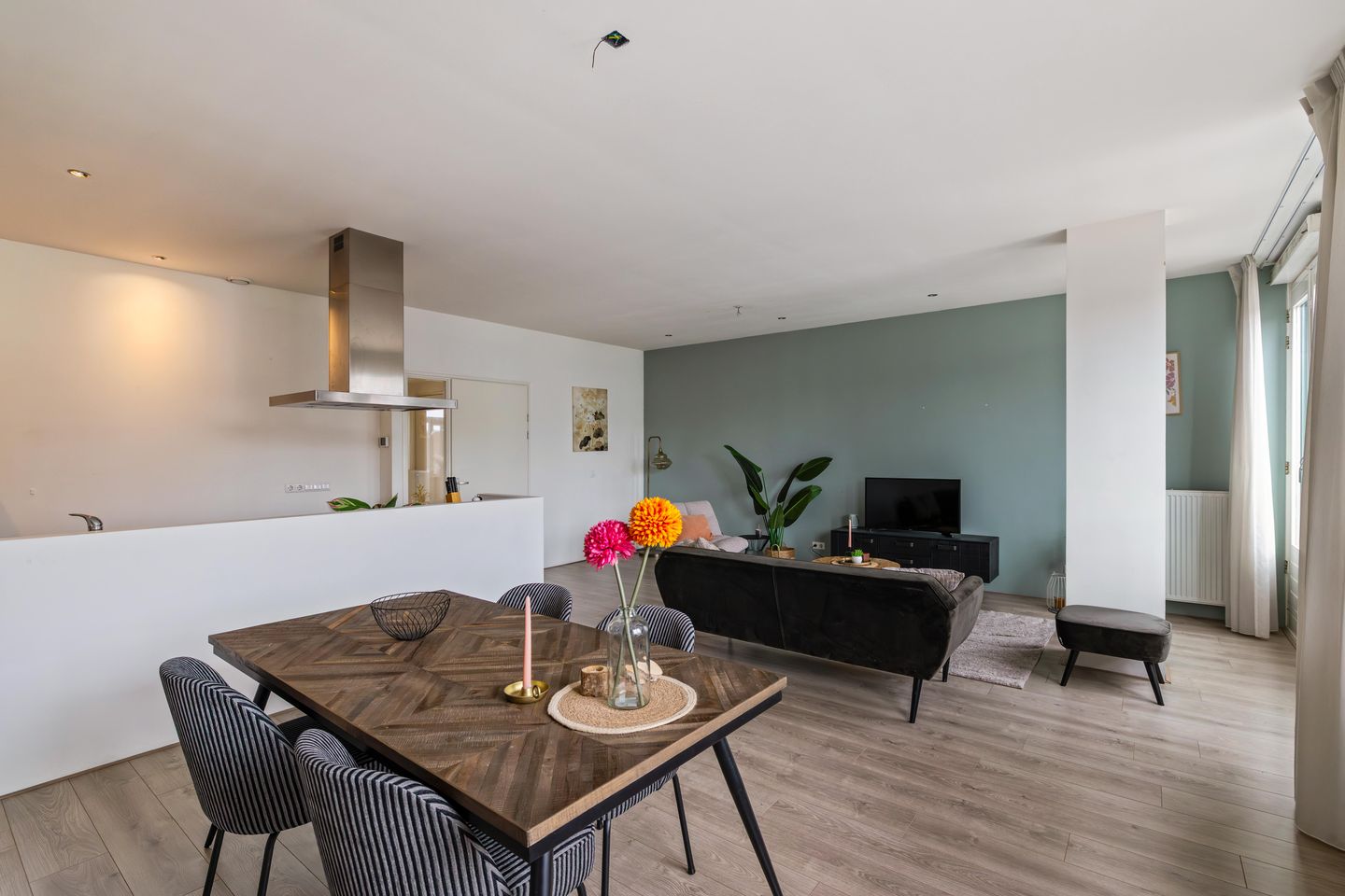 Foto 14 van Verlengde Hereweg 91-B