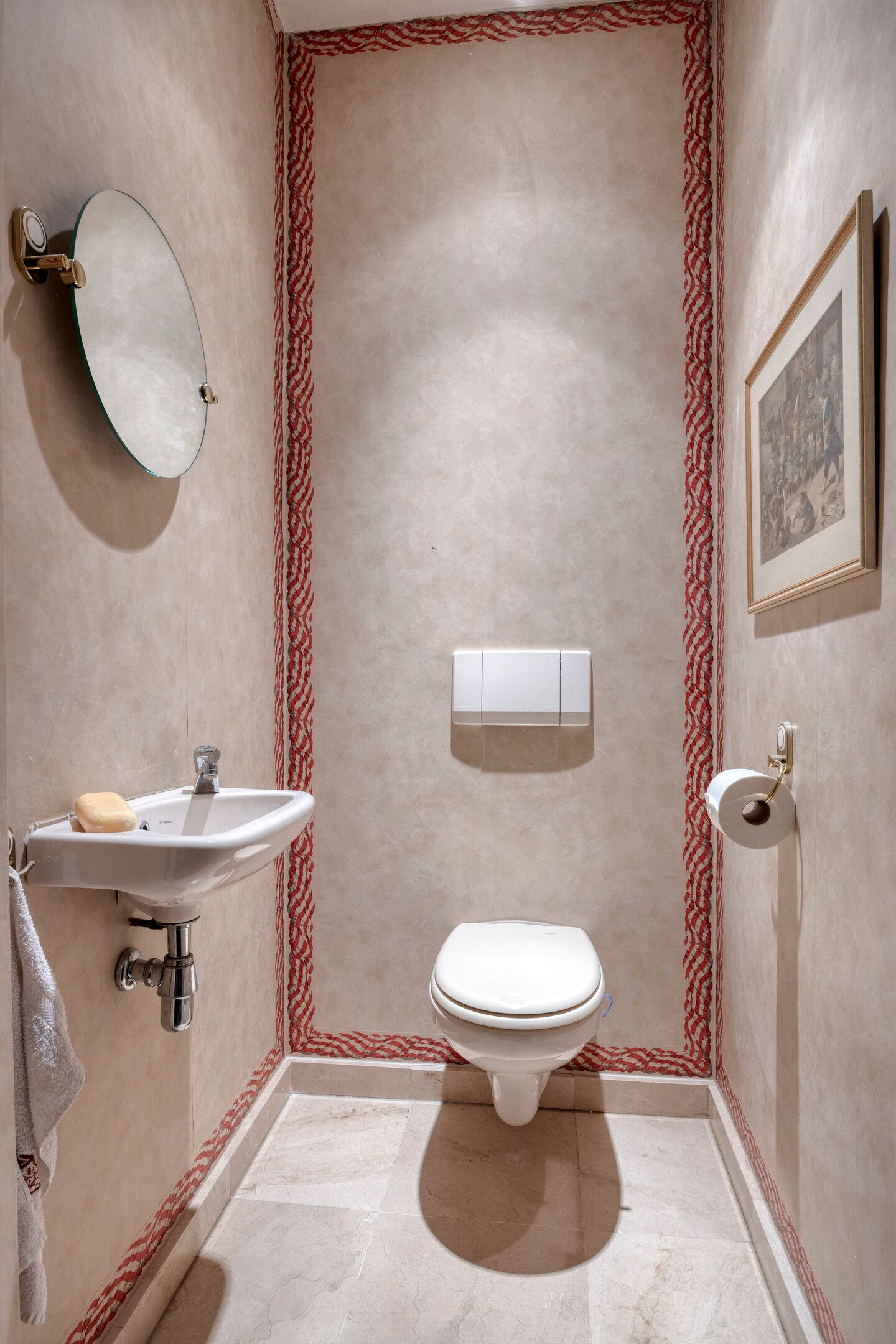 Spacious 241m² Apartment in Historic National Monument De Hogenhout — 19