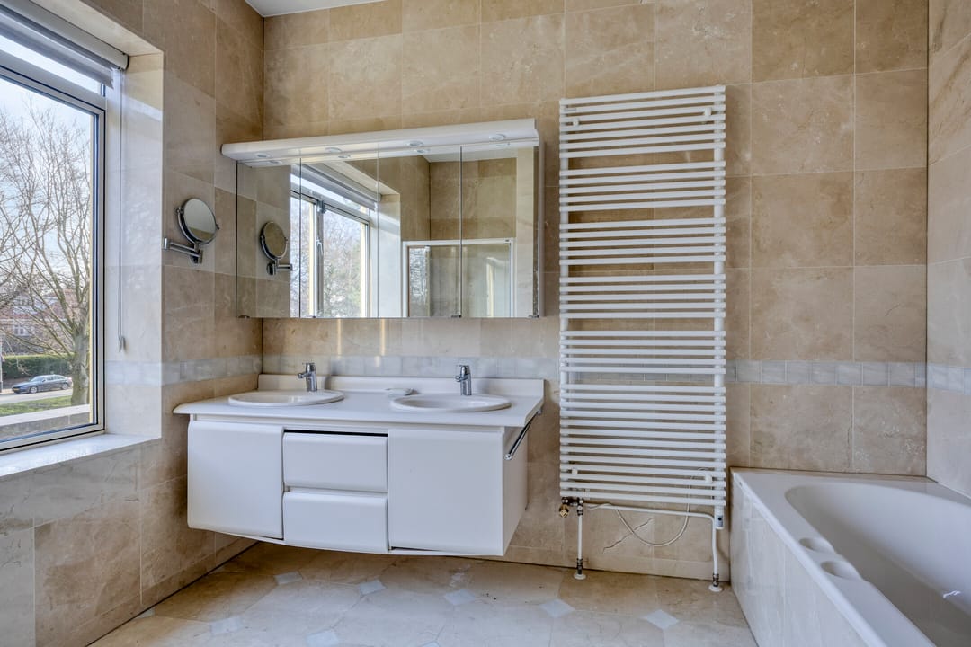 Spacious 241m² Apartment in Historic National Monument De Hogenhout — 52