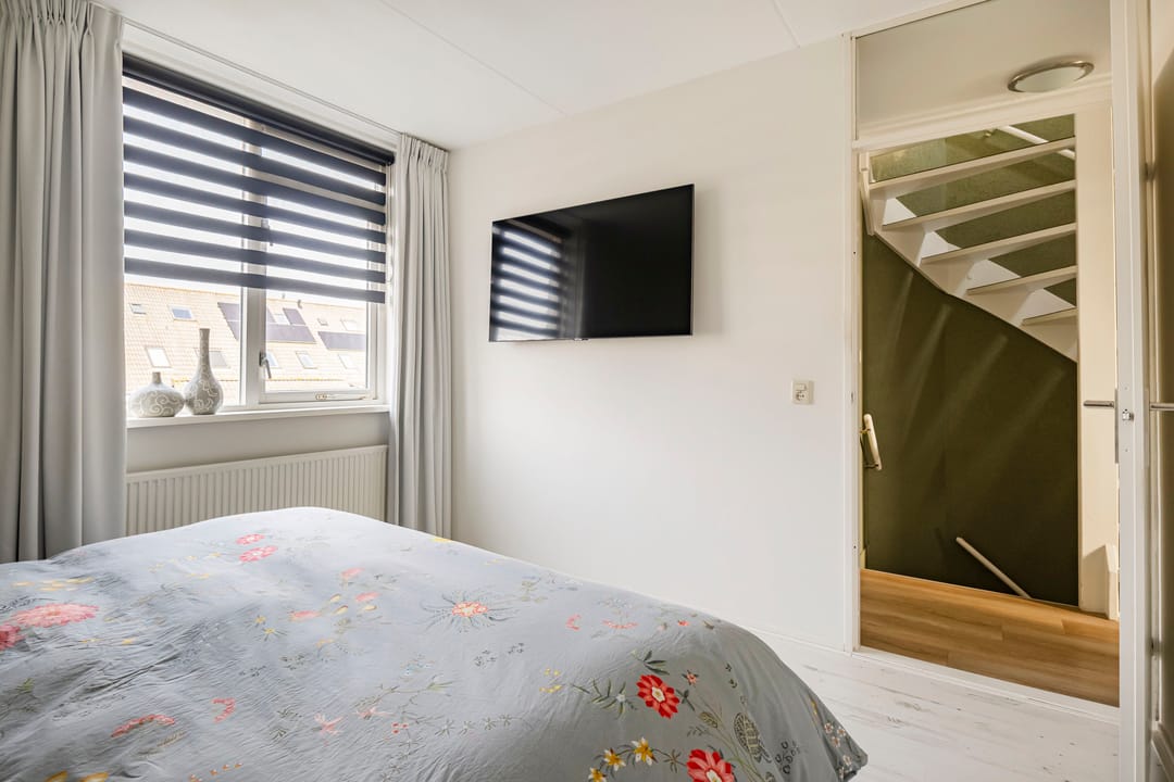 Spacious Family Home with Extension and Sunny Garden in Veenendaal-West — 22