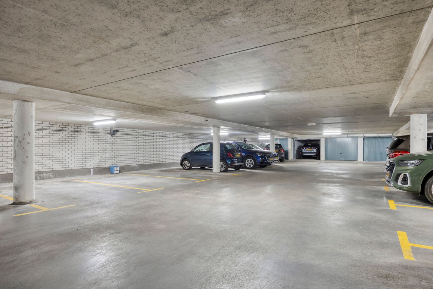 Spacious 241m² Apartment in Historic National Monument De Hogenhout — 69