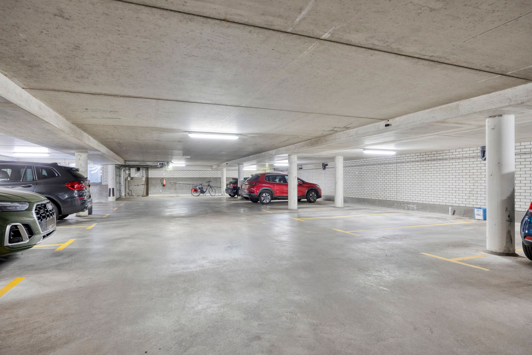 Spacious 241m² Apartment in Historic National Monument De Hogenhout — 71