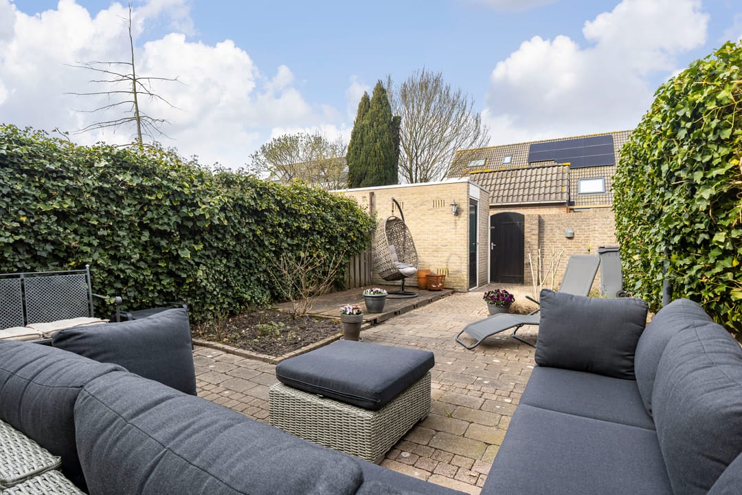 Spacious Family Home with Extension and Sunny Garden in Veenendaal-West — 40