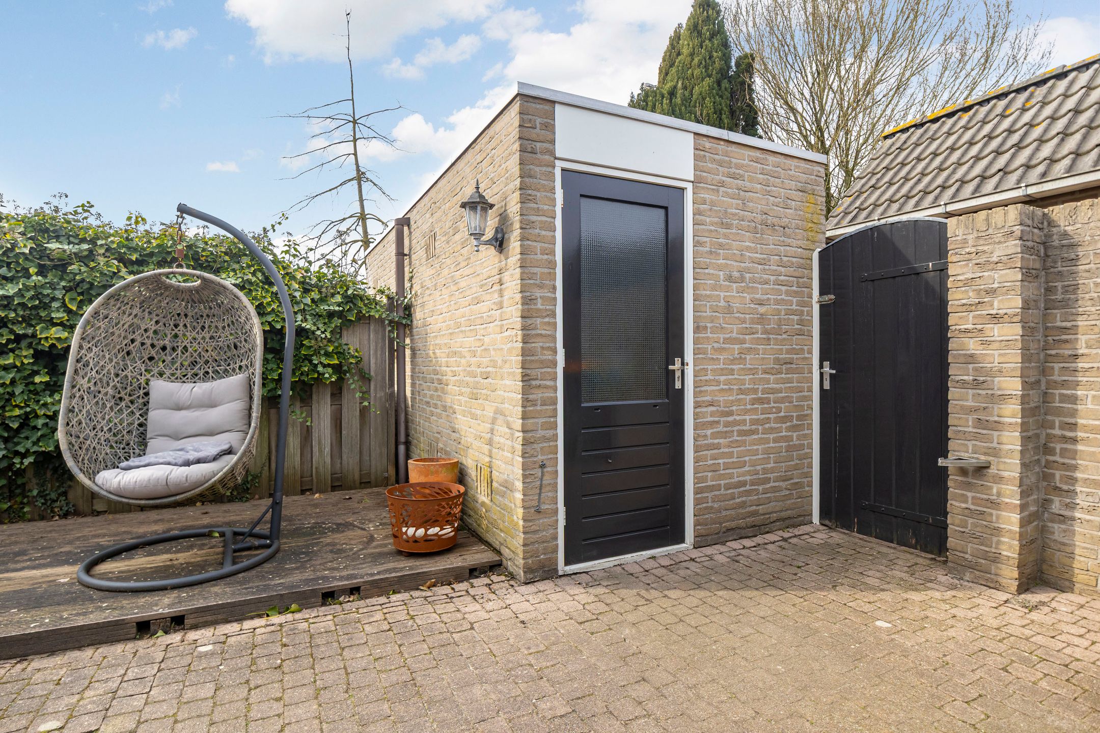 Spacious Family Home with Extension and Sunny Garden in Veenendaal-West — 41