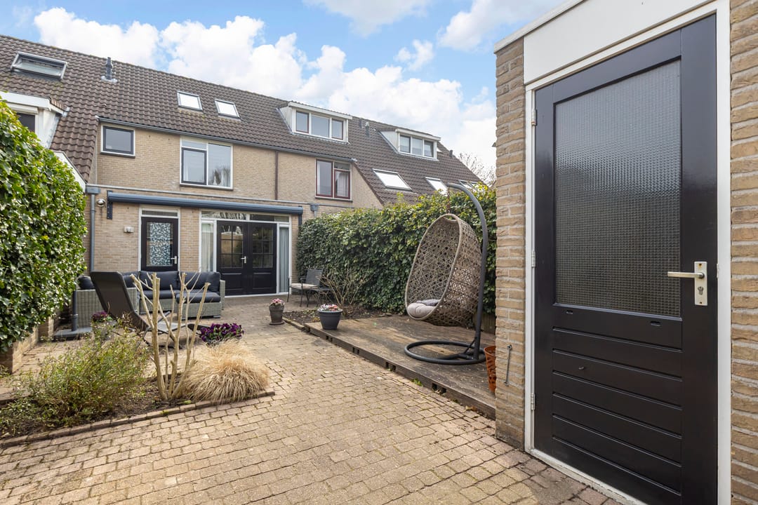 Spacious Family Home with Extension and Sunny Garden in Veenendaal-West — 42