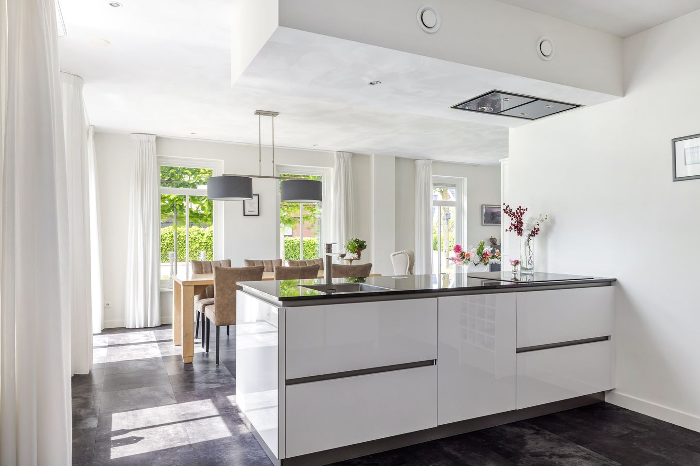 Foto 19 van Nienke van Hichtumweg 21