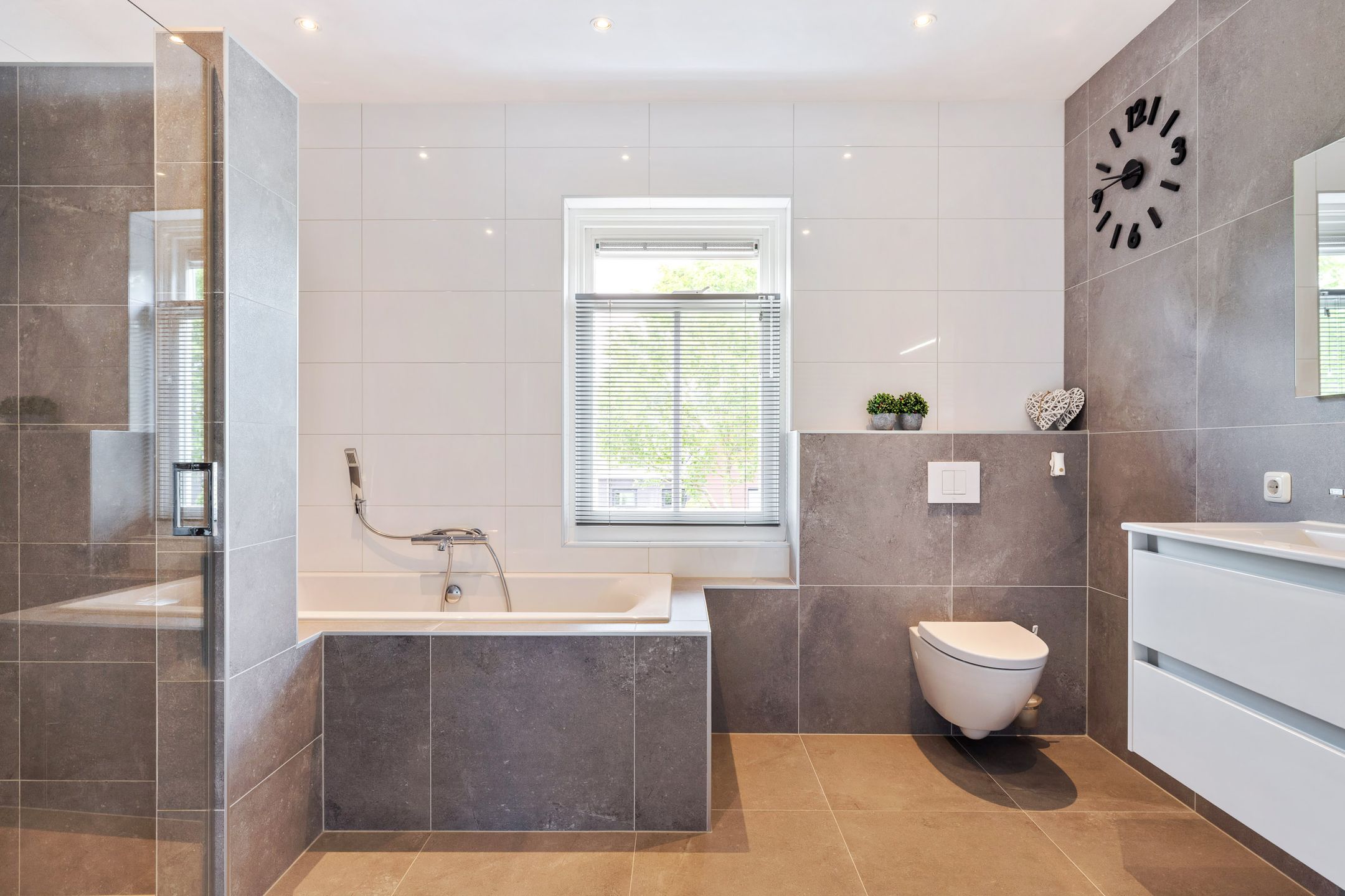 Foto 42 van Nienke van Hichtumweg 21