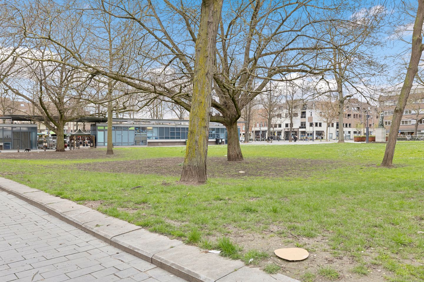 Well-maintained apartment with balcony and church view in Venlo center — 31