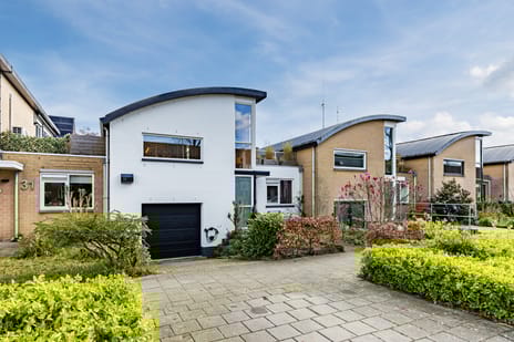 Marga Klompélaan thumbnail