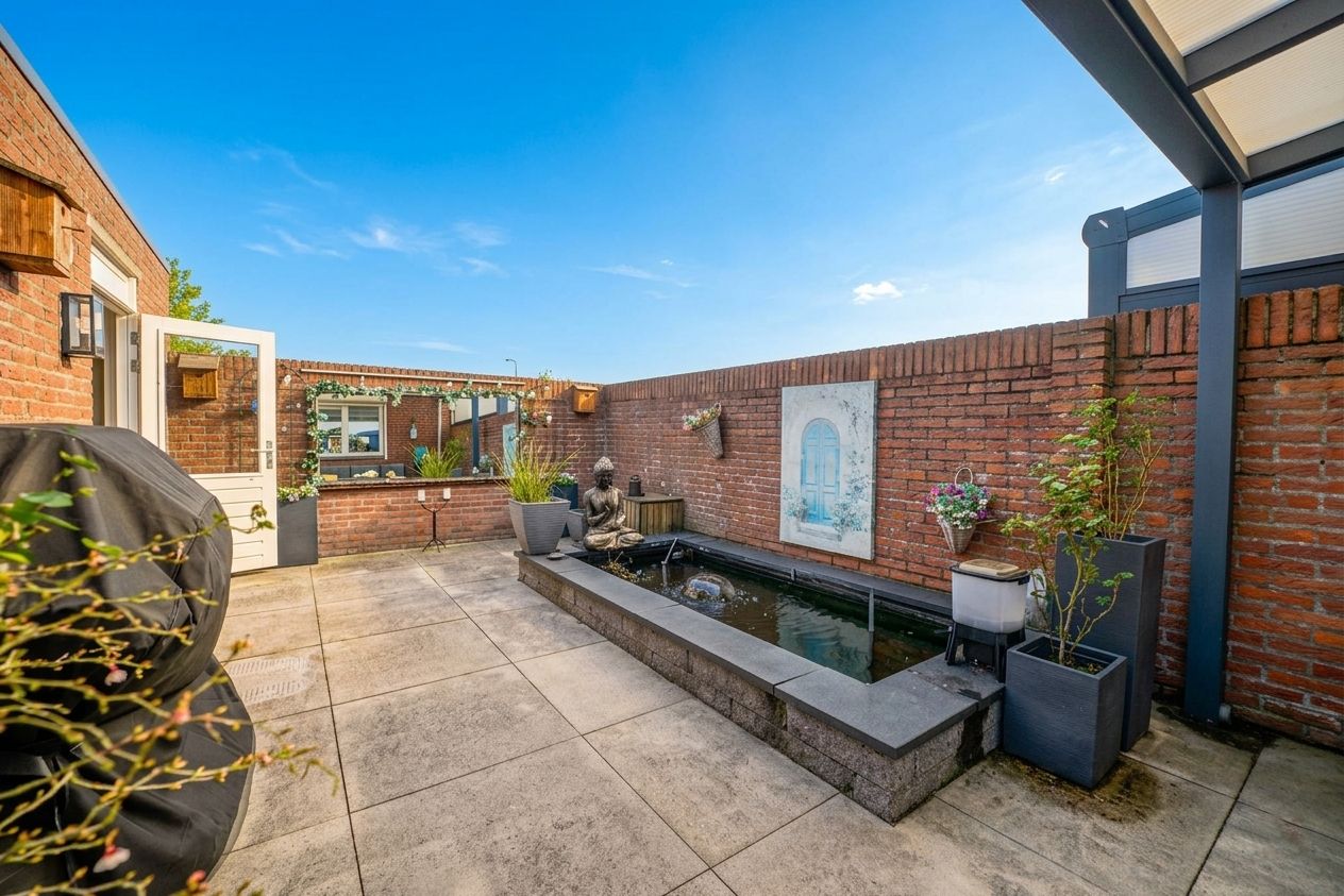 Spacious extended semi-detached home with four bedrooms in St. Willebrord — 39
