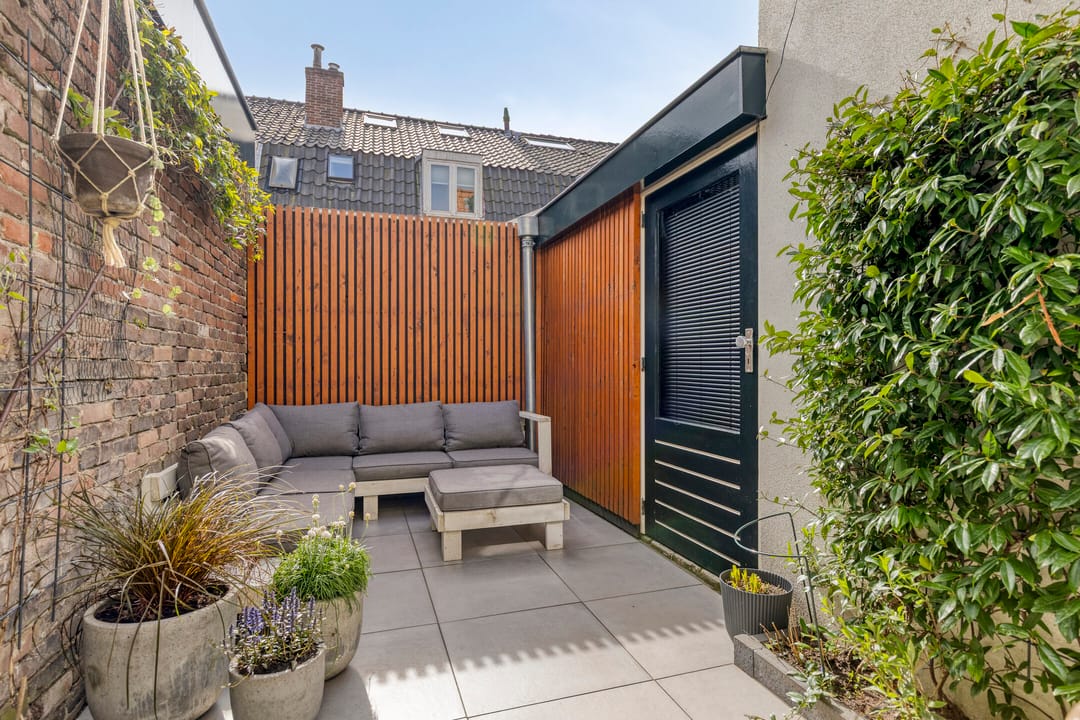 Charming Monumental Terraced Home with South-Facing Garden in Haarlem — 12