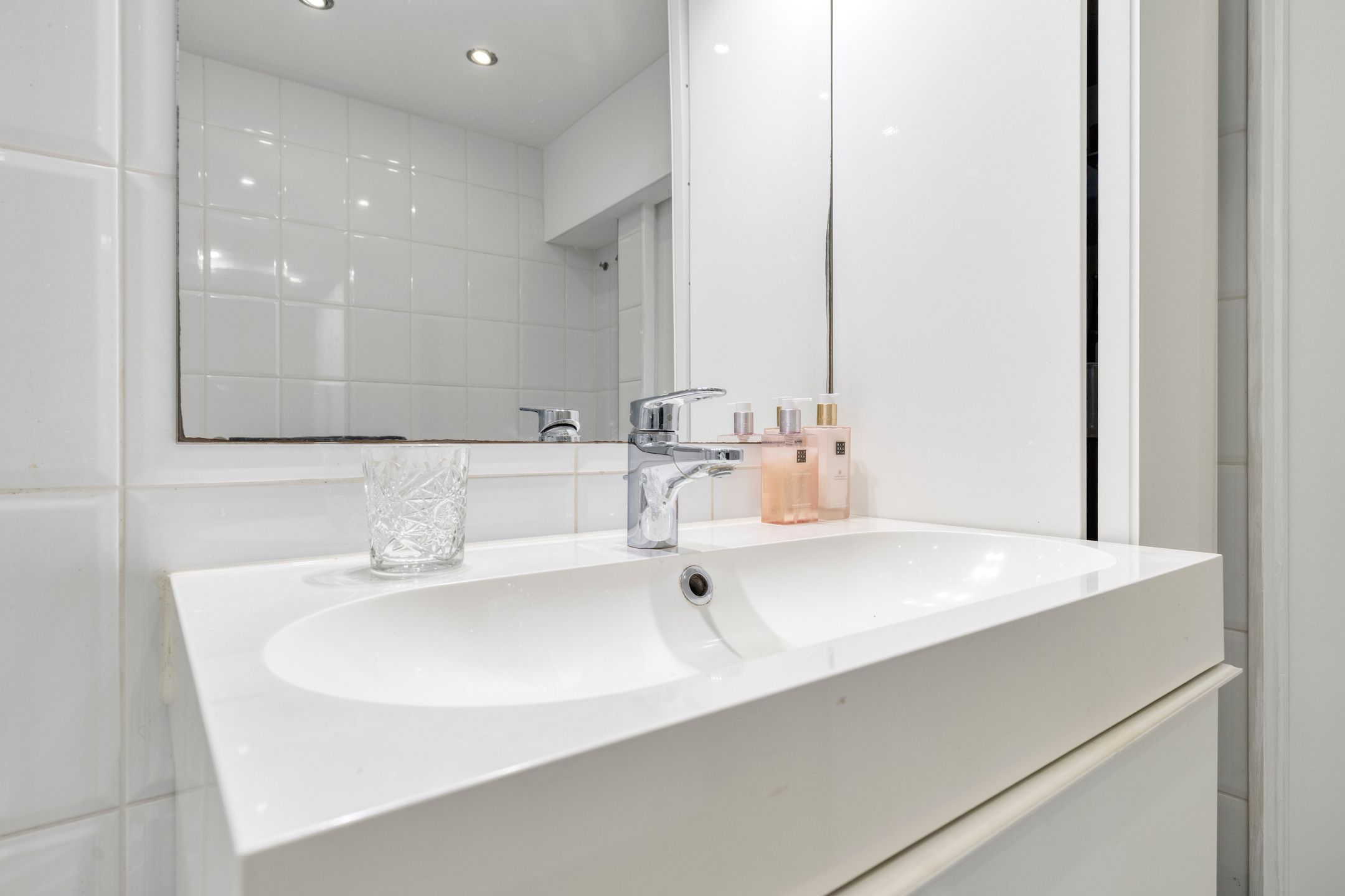 Charming Monumental Terraced Home with South-Facing Garden in Haarlem — 26
