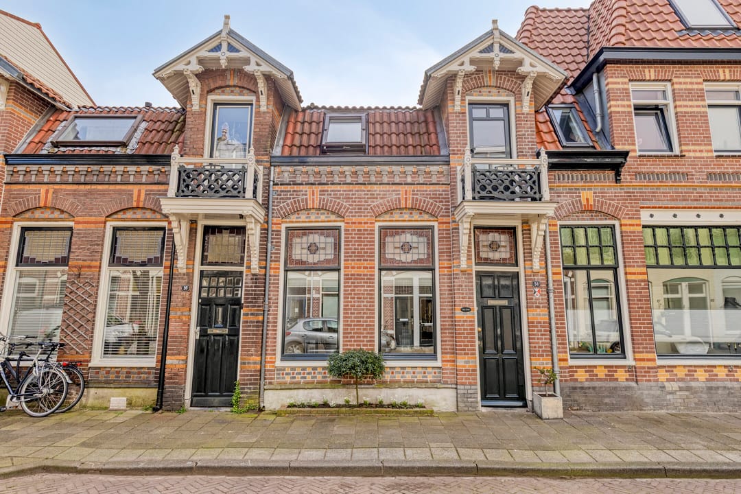 Charming Monumental Terraced Home with South-Facing Garden in Haarlem — 27