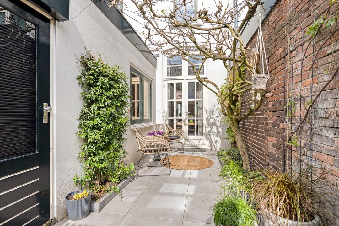 Charming Monumental Terraced Home with South-Facing Garden in Haarlem — 30