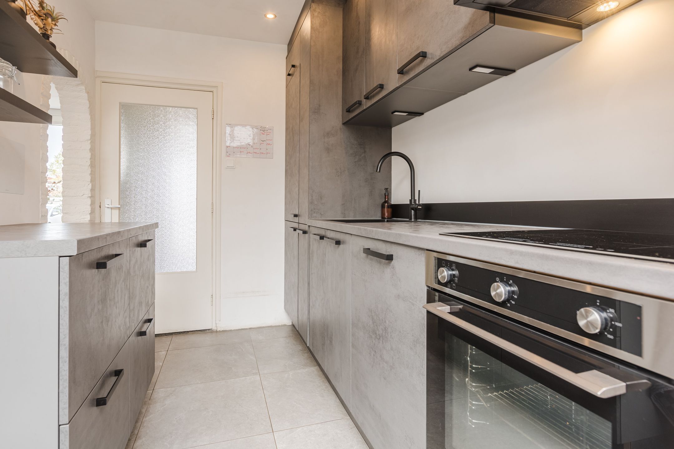 Foto 9 van Middenweg 2