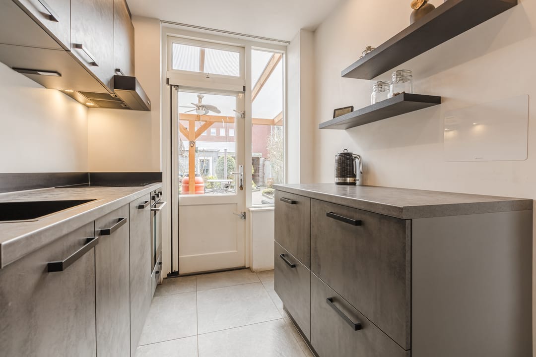 Foto 8 van Middenweg 2