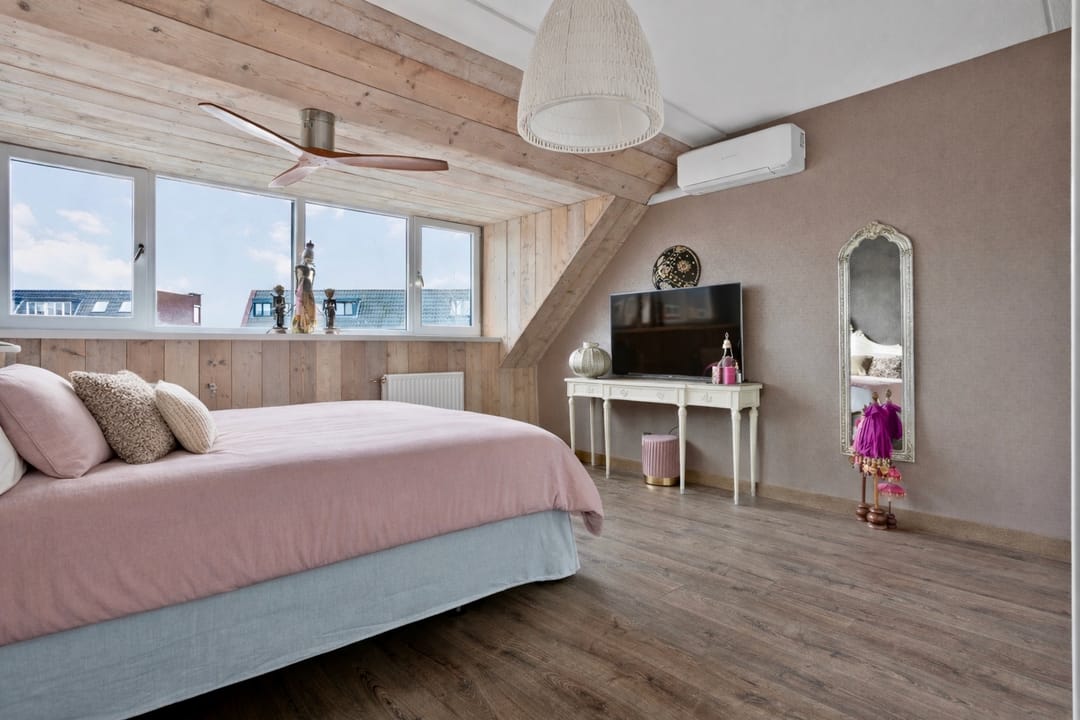 Spacious Family Home with Unobstructed Views in Nesselande — 24