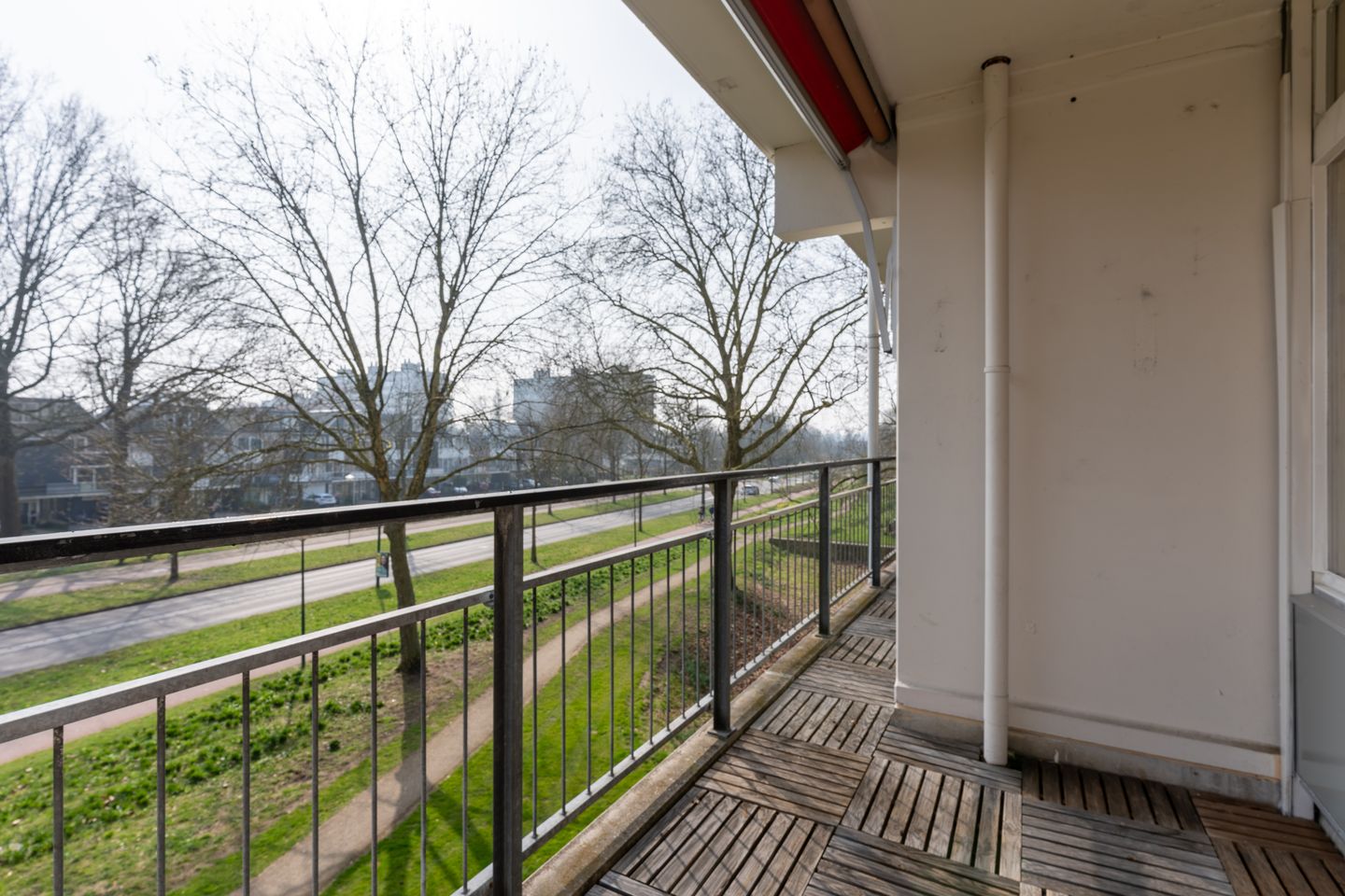 Spacious 4-Room Apartment with Balcony in Green Soest Neighborhood — 18