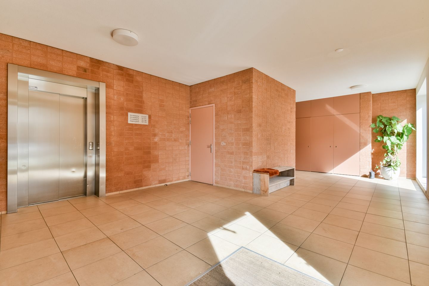 Photo 20 of Talbotstraat 221