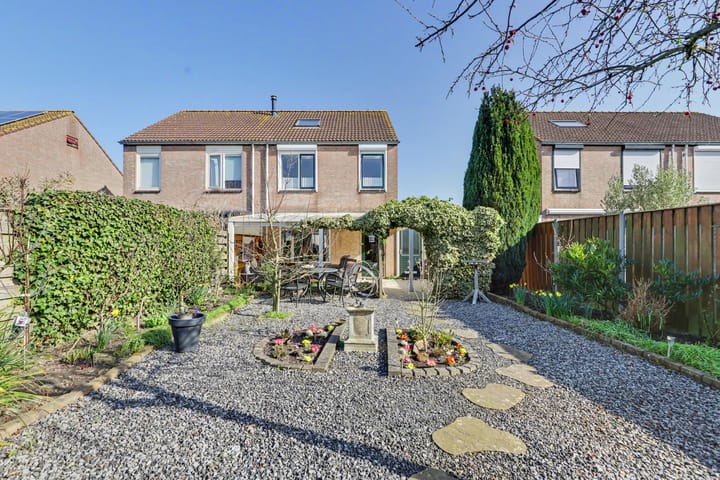 Photo 3 of Van der Veerlaan 5