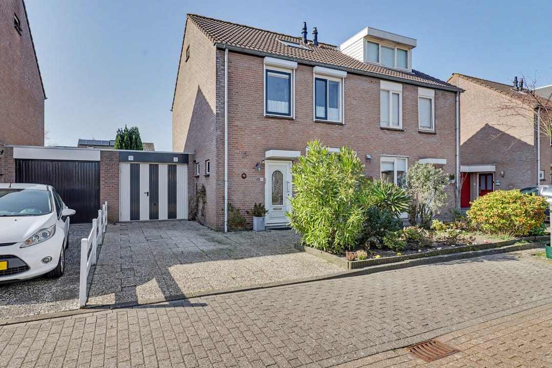 Photo 38 of Van der Veerlaan 5