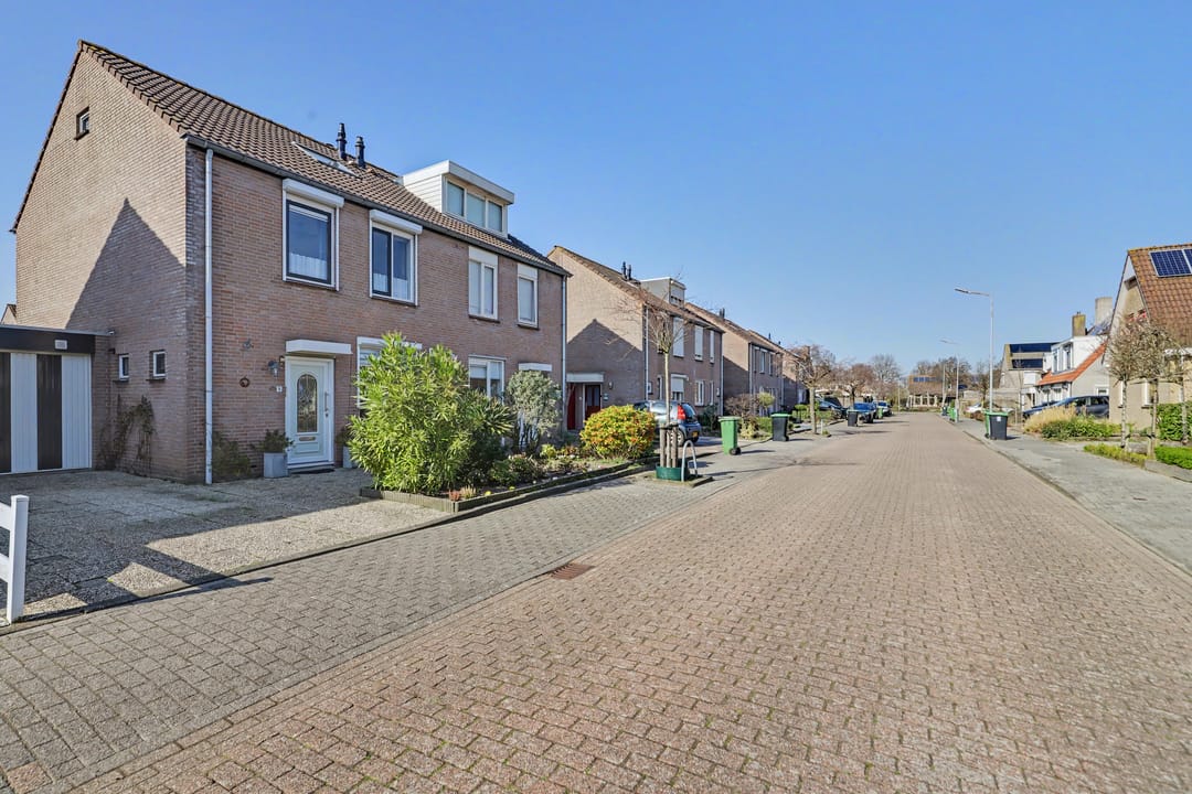 Photo 2 of Van der Veerlaan 5