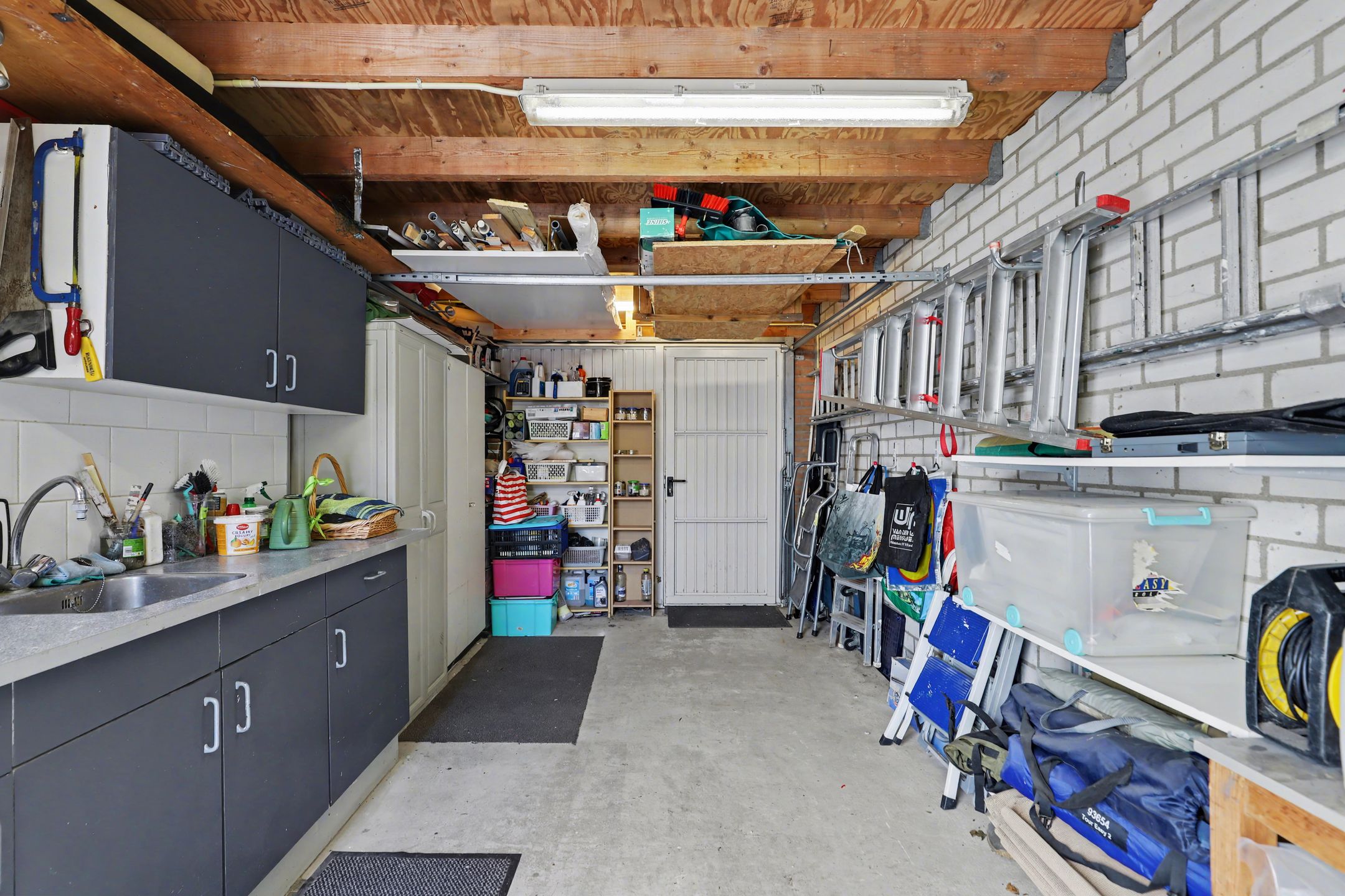 Photo 24 of Van der Veerlaan 5