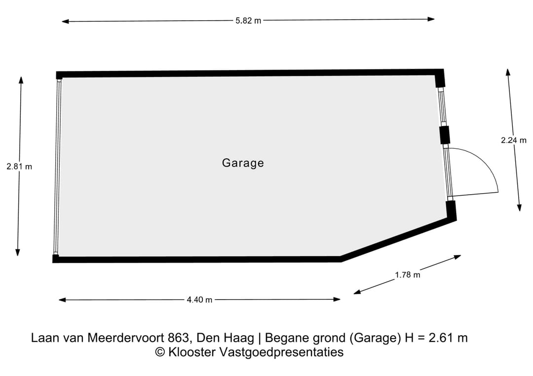 Well-maintained 9-room townhouse with authentic features and garage in Bloemenbuurt — 75