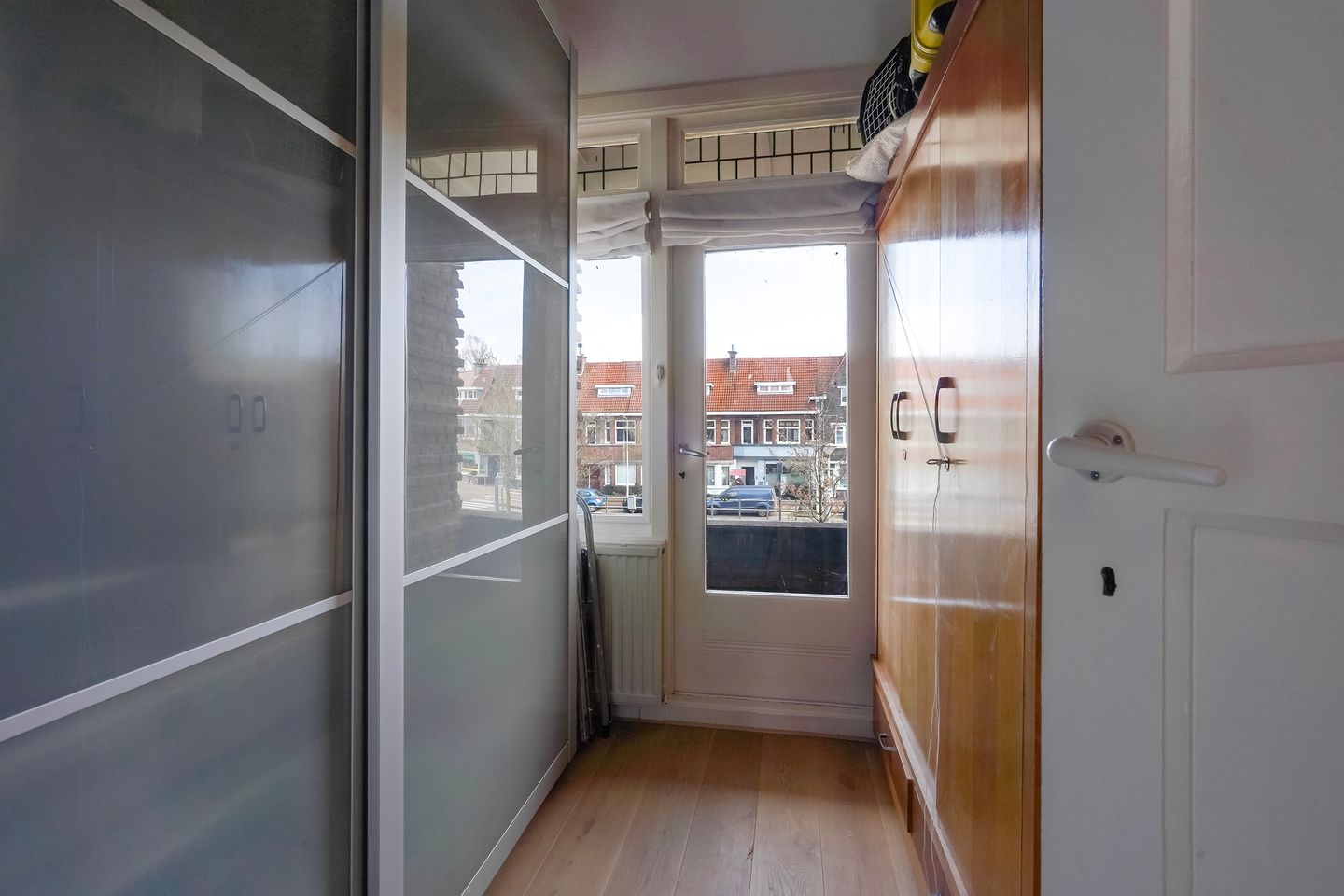 Well-maintained 9-room townhouse with authentic features and garage in Bloemenbuurt — 49