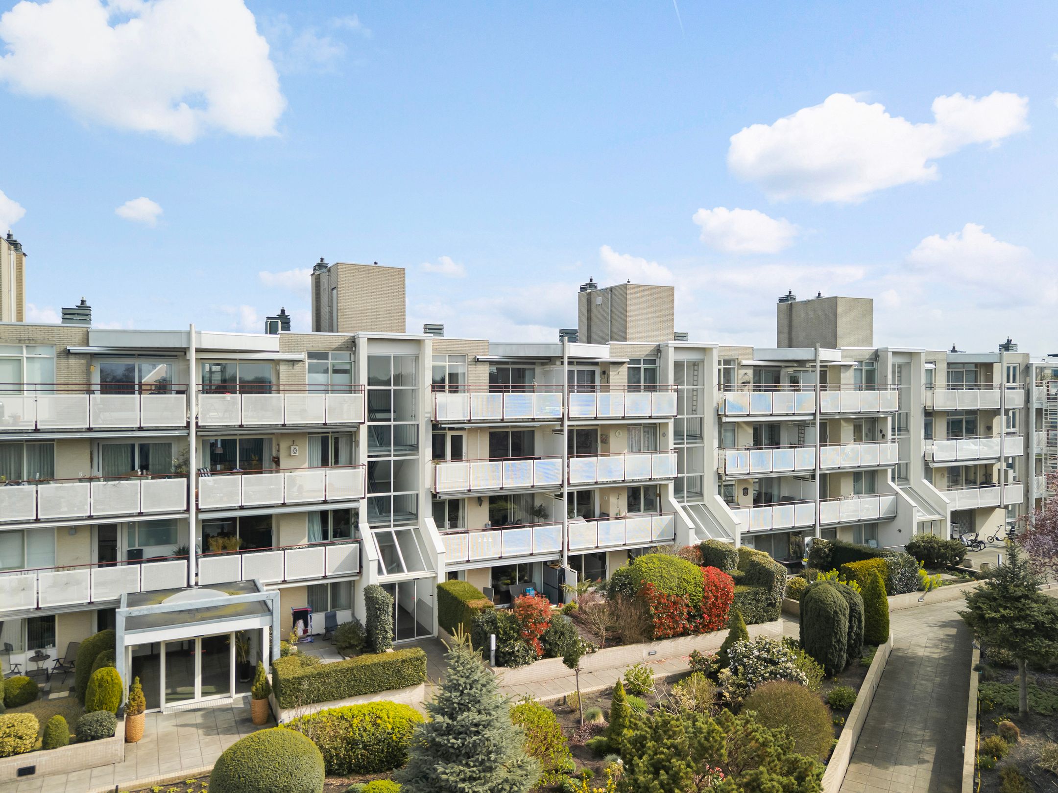 Modernized 3-room apartment with 2 balconies in the heart of Zeist — 31