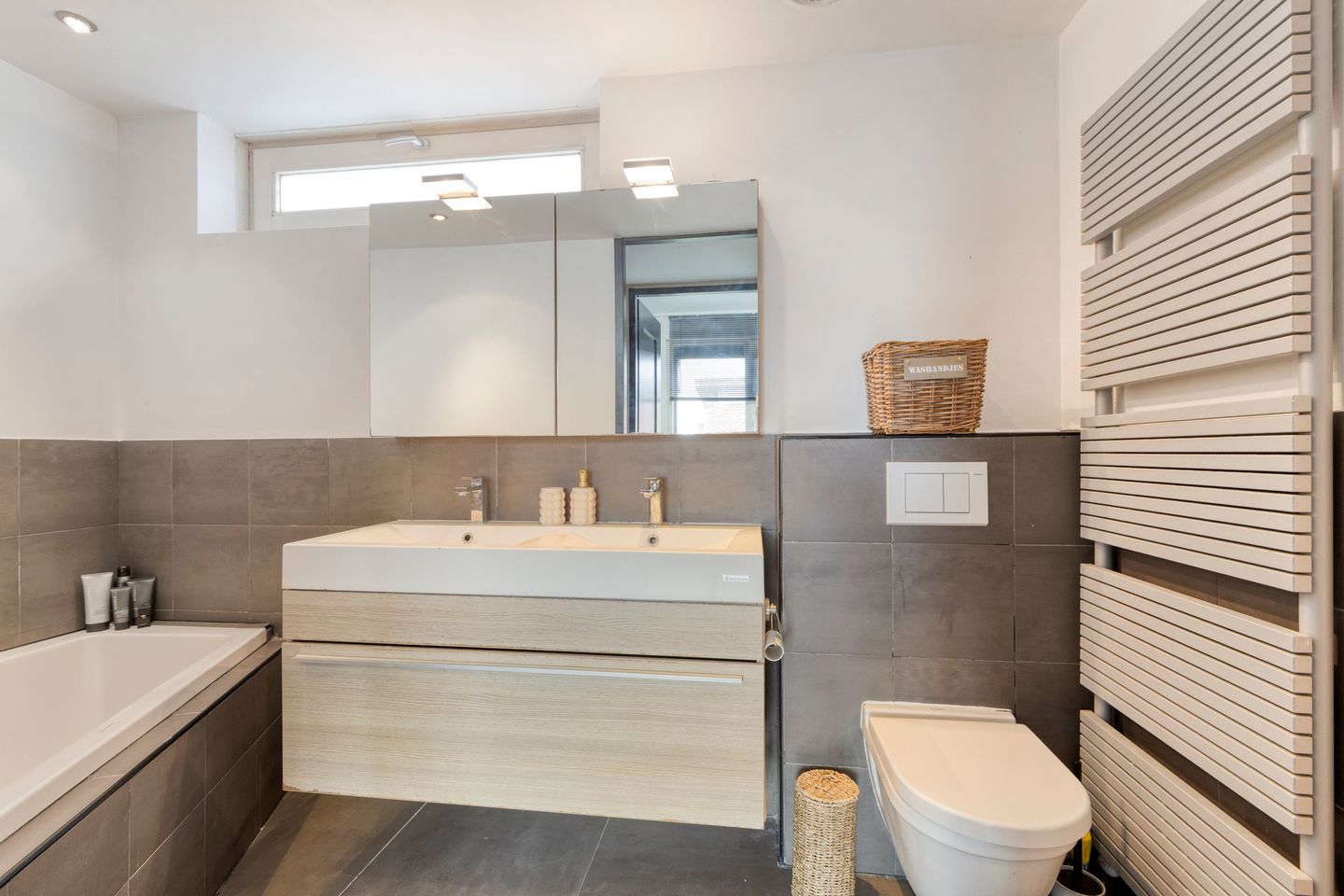 Foto 34 van Iraklia 25