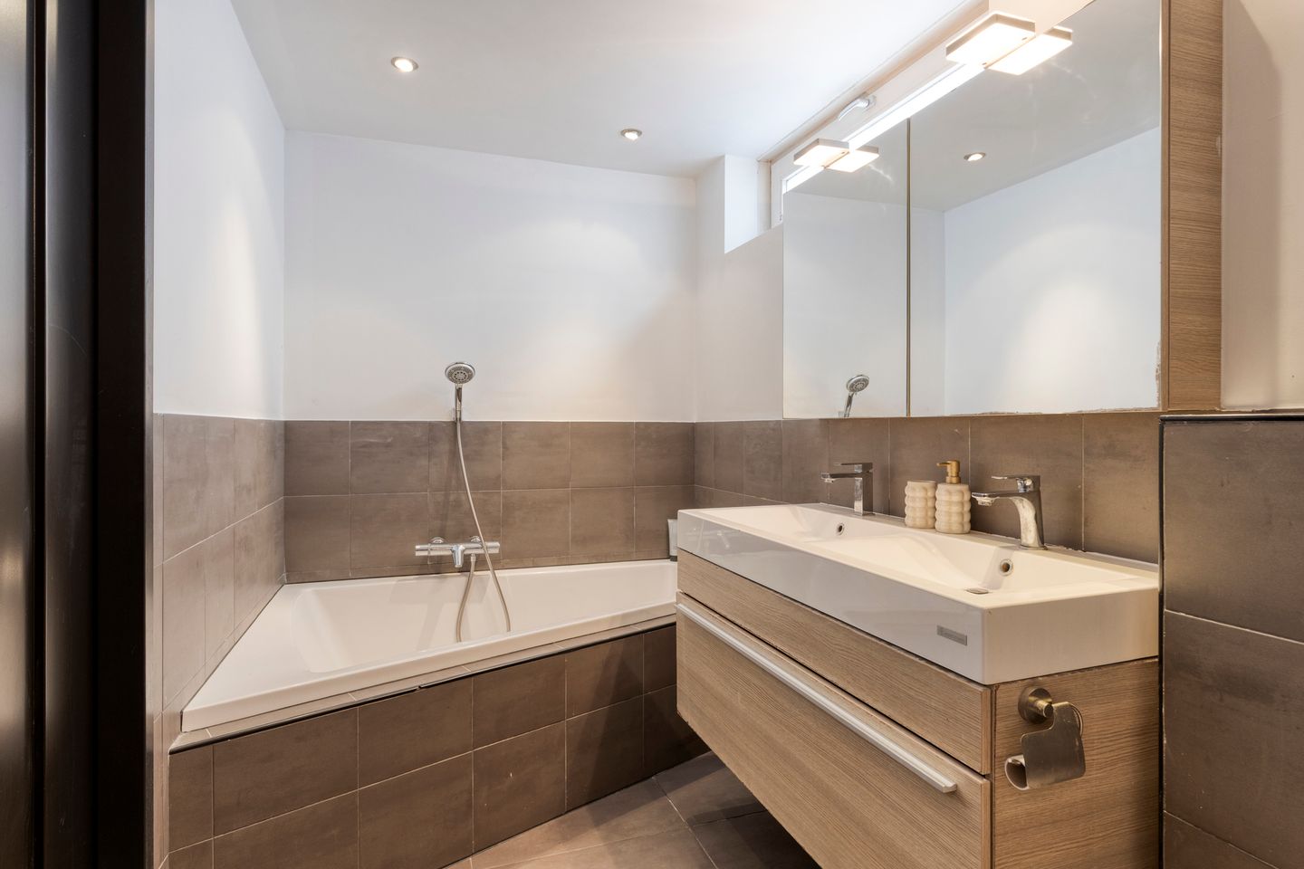 Foto 35 van Iraklia 25