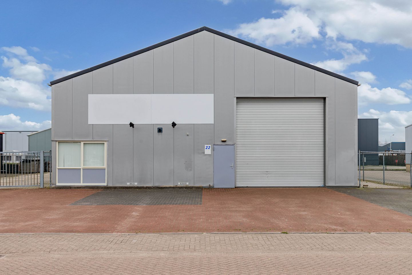 Bekijk foto 2 van Magnesiumweg 22