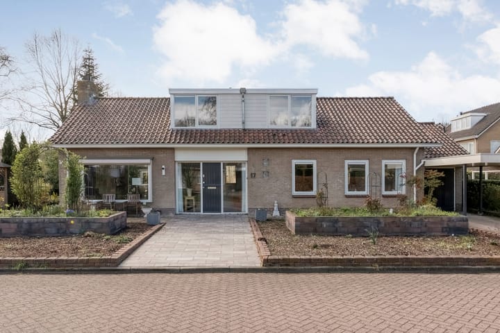 Photo 2 of Hugo de Vrieslaan 17