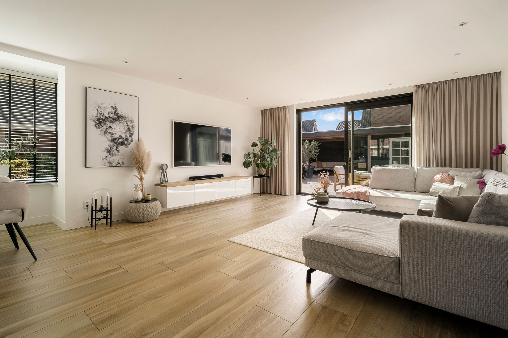 Photo 3 of Witte Ring 123