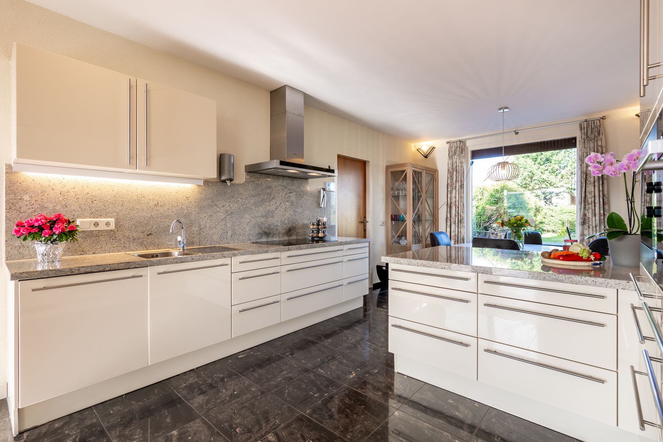 Foto 12 van Meester van Coothstraat 57-B