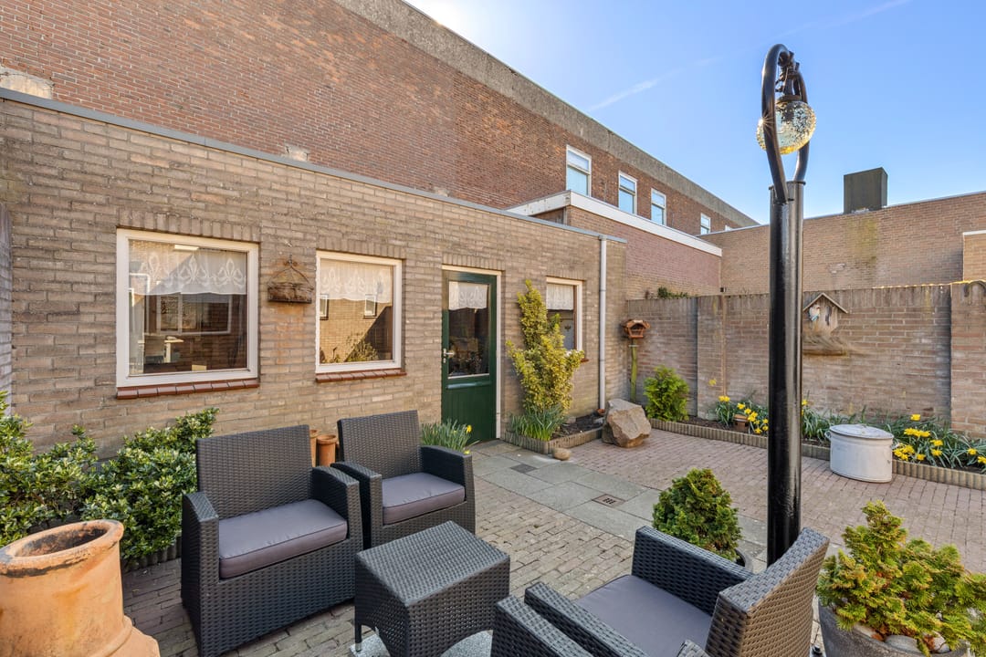 Foto 41 van Spoorstraat 116