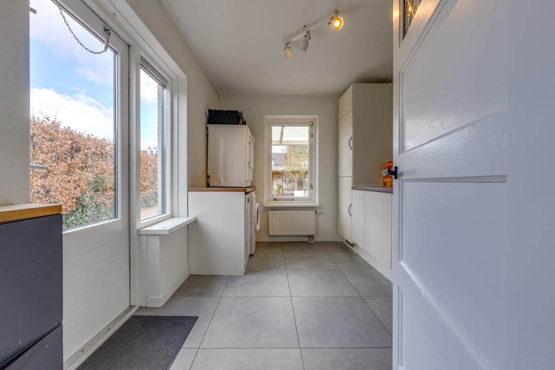 Foto 16 van Burg van Sevenhovenstraat 13