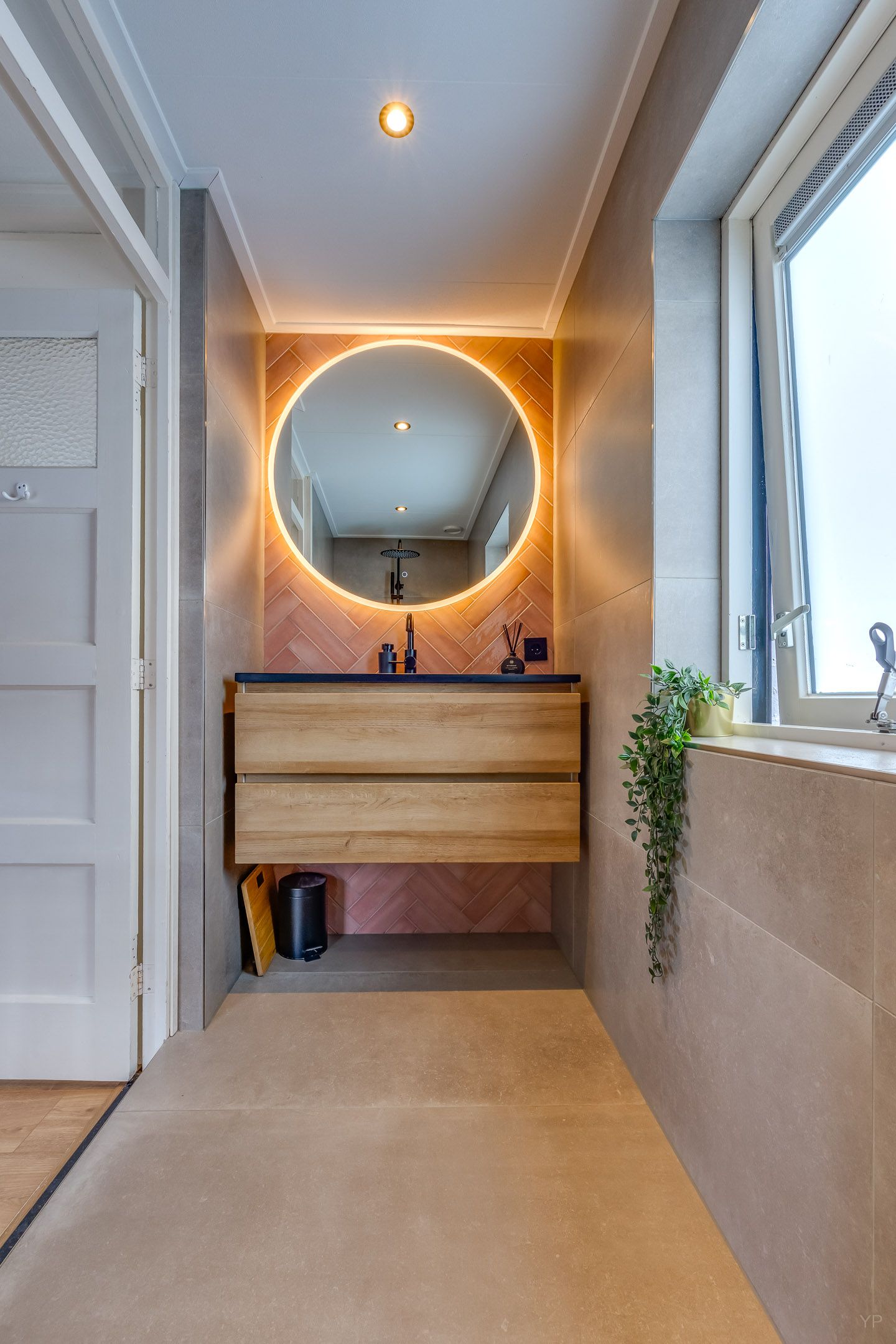 Foto 25 van Burg van Sevenhovenstraat 13