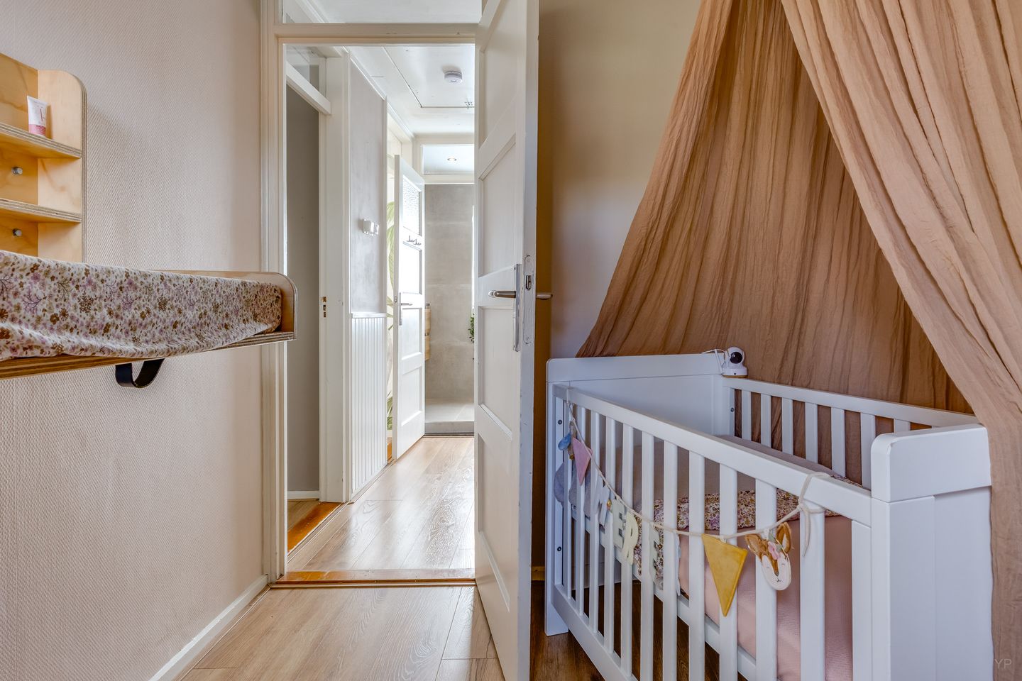 Foto 34 van Burg van Sevenhovenstraat 13