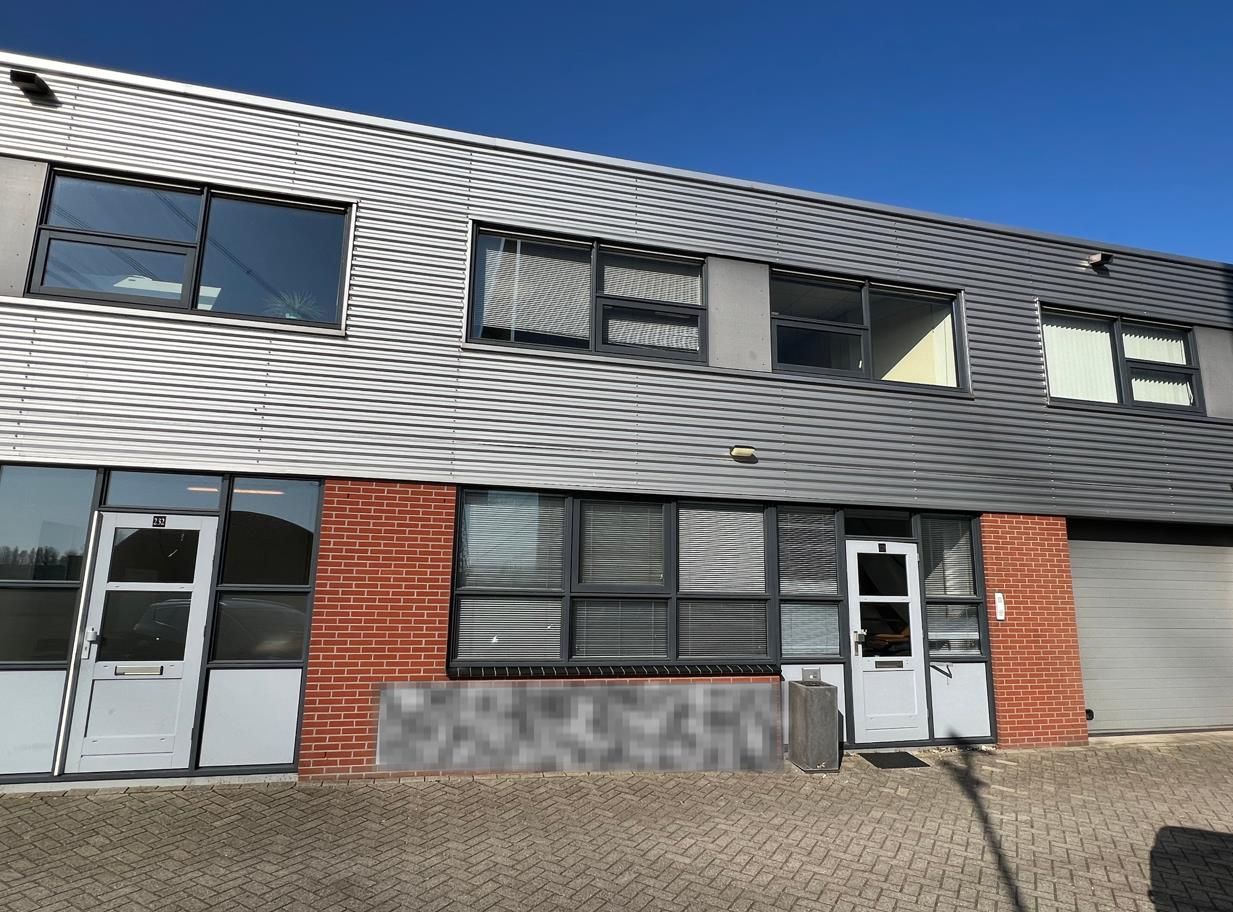 View photo 2 of Jade 228