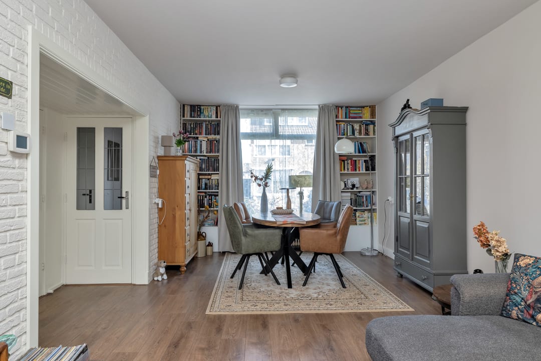 Foto 11 van James Rossstraat 28