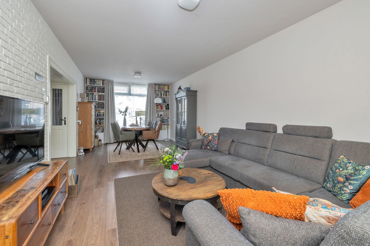 Foto 10 van James Rossstraat 28