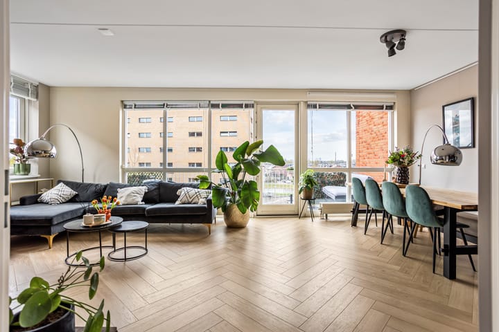 Photo 4 of Van Baaklaan 19