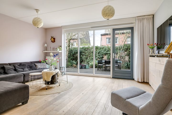 Foto 2 van Eldense Blauwe 8