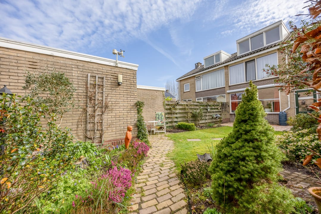Well-maintained terraced house with four bedrooms in the popular Hees neighborhood of Nijmegen — 32